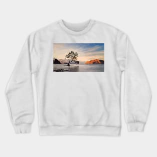 Wanaka Tree Digital Painting Crewneck Sweatshirt